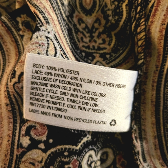 Lg. Elegant Paisley Women's Blouse With Long Sleeves From Xhilaration - Picture 10 of 11